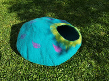 Load image into Gallery viewer, Luxury Himalayan Felt Wool Handmade Cat Cave